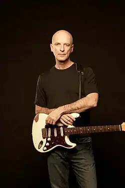 Description de l'image Kim Mitchell publicity image.jpg.