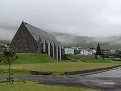 La vieille Christianskirkja (« église de Christian ») de Klaksvík (îles Féroé). Dédié à Christian X de Danemark, ce lieu de culte est consacré à la mémoire des marins morts pendant la Seconde Guerre mondiale.