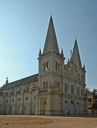 Cathédrale Sainte-Croix de Cochin sur Commons