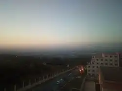 Vue depuis les hauteurs depuis le campus universitaire de Koléa, sur un lever de soleil.