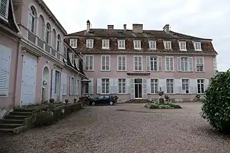 Façade côté cour.