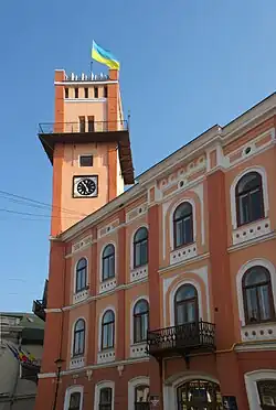 l'Hôtel de ville, monument classé,