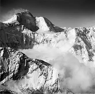 Vue du pic Ismail Samani en 1985.