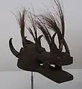 Masque Komo, confrérie importante et répandue chez les Bambaras, au Mali. Bois, poils de porc, corne d'antilope, pigments.