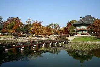 Le pavillon Hyangwonjeong