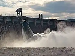 Barrage de Krasnoïarsk sur le fleuve Ienissei, en 2010