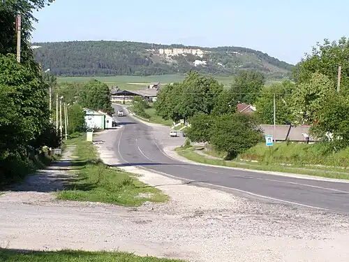 La H02 et les montagnes de Kremenets.