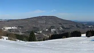 Le Kreuzberg vu depuis le Schwarzenberg au sud-ouest, près de la cabane Kissinger