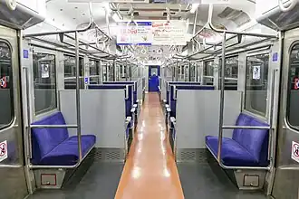 415-100 Interieur rénové JR Kyushu