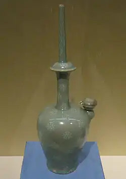Kundika (vase rituel bouddhiste). Céladon de la période Goryeo (Koryŏ). British Museum