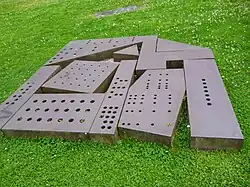 Metrical (romanesque) construction, 1982