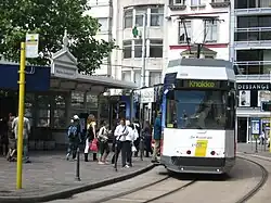 L'aubette ancienne de la station Place Marie-José d'Ostende (Oostend Marie-Joséplein).