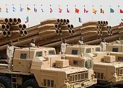 Des BM-30 Smertch de l'Armée de terre koweïtienne en 2011, visibles pendant la parade du 26 février célébrant les 20 ans de libération du régime de Saddam Hussein.