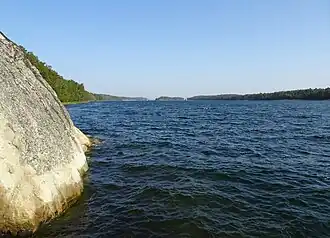 Långgarnsfjärden avec Bergholmen et Långgarn dans le fond.