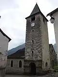 Tour de l'église de Lées.