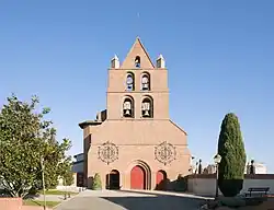 L'église Saint-Jean-Baptiste, façade et clocher-mur.