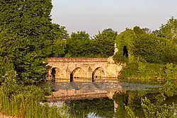 Un pont vers Burg Kakesbeck&nbsp;(de) à Lüdinghausen.