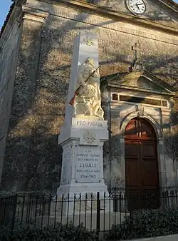 Le monument aux morts.
