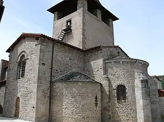Chevet, croisillon sud du transept et clocher.