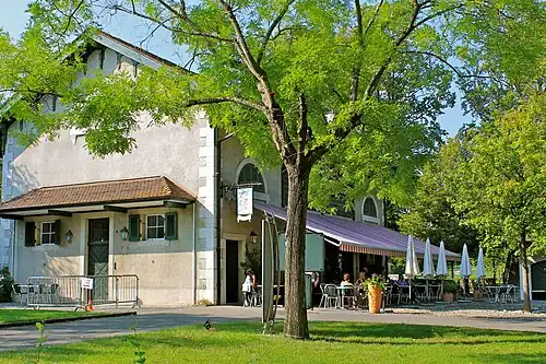 L'ancienne ferme du domaine.
