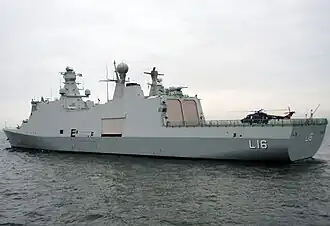 Un Lynx posé sur la plateforme arrière.