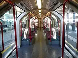 Quais 3 et 3a (Central line).