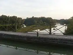 La rivière Allier au pont-canal du Guétin