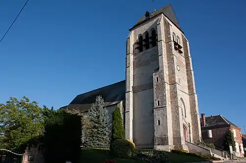 L'église Saint-Aubin.