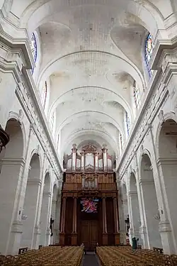 La nef et ses voûtes.