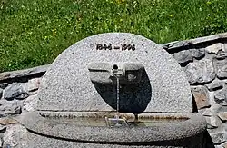 La fontaine de la Vierge.