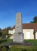 Le monument aux morts de l'ancien cimetière.