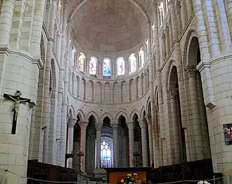 Chœur de la priorale Notre-Dame de La Charité-sur-Loire