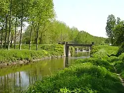 La Dive canalisée au pont de Bafou près de Brézé