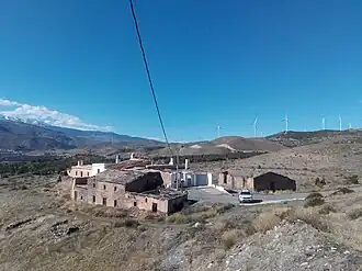 La Estación et des éoliennes