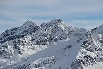 La Pare, à gauche, et le Tarent au centre, vus des monts Chevreuils.
