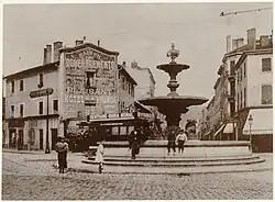 La Place de la Pyramide à Vaise.