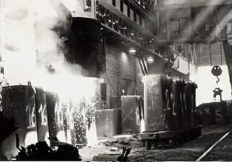 Lingotage de l'acier (coulée en lingots).