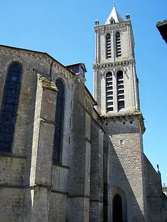 L'église Saint-Pierre (mai&nbsp;2009).