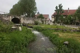 Le Drugeon au niveau de l'ancien moulin du bourg.