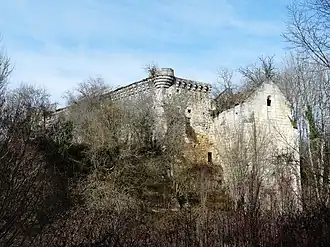 Les ruines du château de Jovelle.