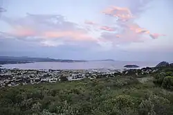 La baie de la Ciotat vue depuis la route des Crêtes à l'ouest.