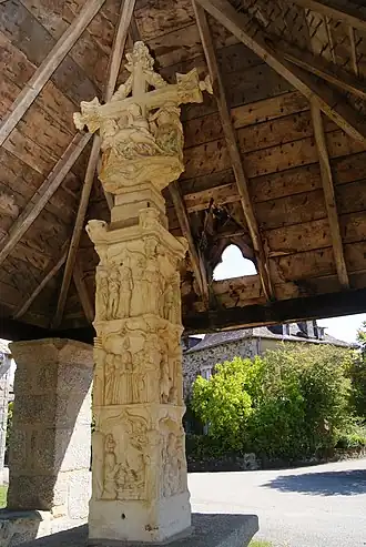 Croix couverte de Bassignac-le-Haut.