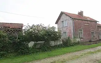 La gare de nos jours, transformée en habitation.