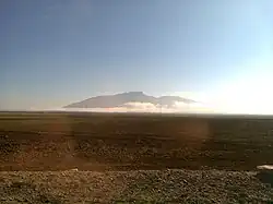 La plaine de Bir Chahem au fond Sidi Reghis versant nord