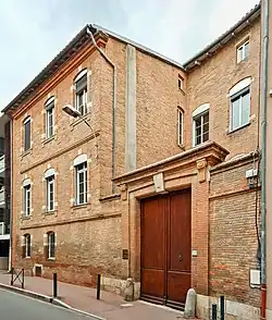 no&nbsp;8 : façade sur rue de l'hôtel Lamothe-Trilhe.