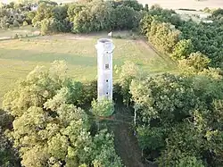Une prise aérienne de la tour de Cornillé.