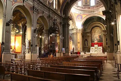 Vue générale de l'intérieur.