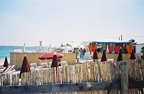 Ancien club La Voile Rouge.