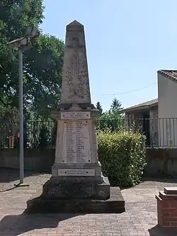 Le monument aux morts