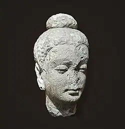 Bouddha en méditation. Hadda, Art gréco-bouddhique Ier – VIIe&nbsp;siècle. Stuc et schiste, H. 22&nbsp;cm. Afghanistan.